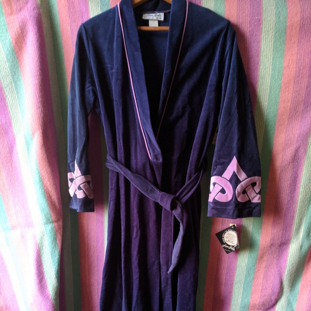 NWOT Vintage Celtic Knot Full-Length Robe